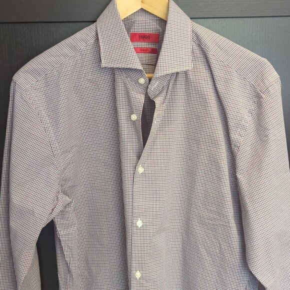 Hugo Boss Men's Sharp Fit  Red White Gray Plaid Shirt  - M Like New - Picture 8 of 8
